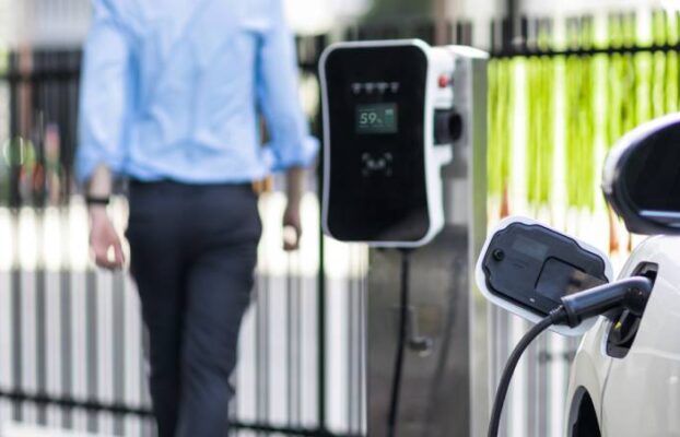 DEWA Green Charger Network vs Private EV Chargers – What Dubai Drivers Should Know